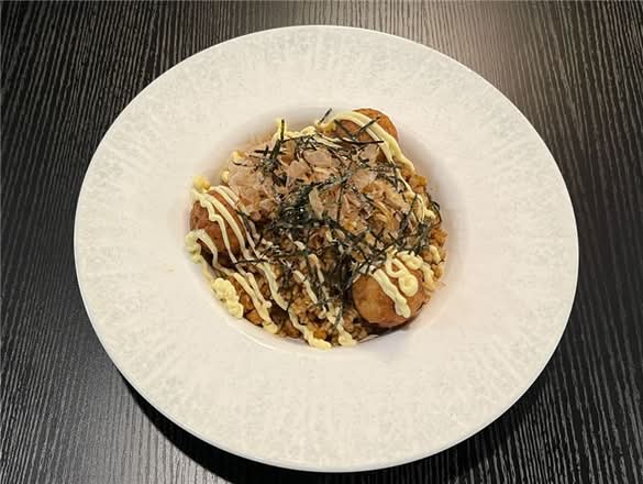 H02 Japanese Fried Rice w/ Takoyaki H02 日式章魚燒炒飯